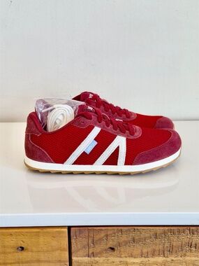 Women's Xero® Wynn – Retro Mesh Sneaker Red/ White Size 7